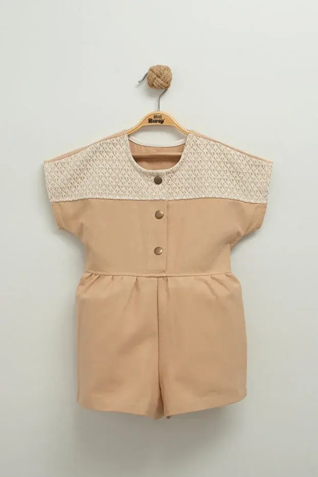 Dantel Detaylı Gabardin Kız Çocuk Tulumu - 2,3,4,5 Yaş Seri - 1009-Kahverengi